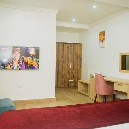 Quest Boutique Hotel Gwarinpa Buitenkant foto