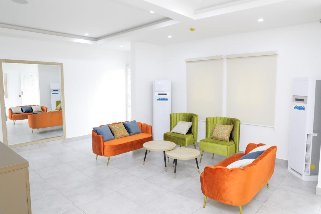 Quest Boutique Hotel Gwarinpa Buitenkant foto