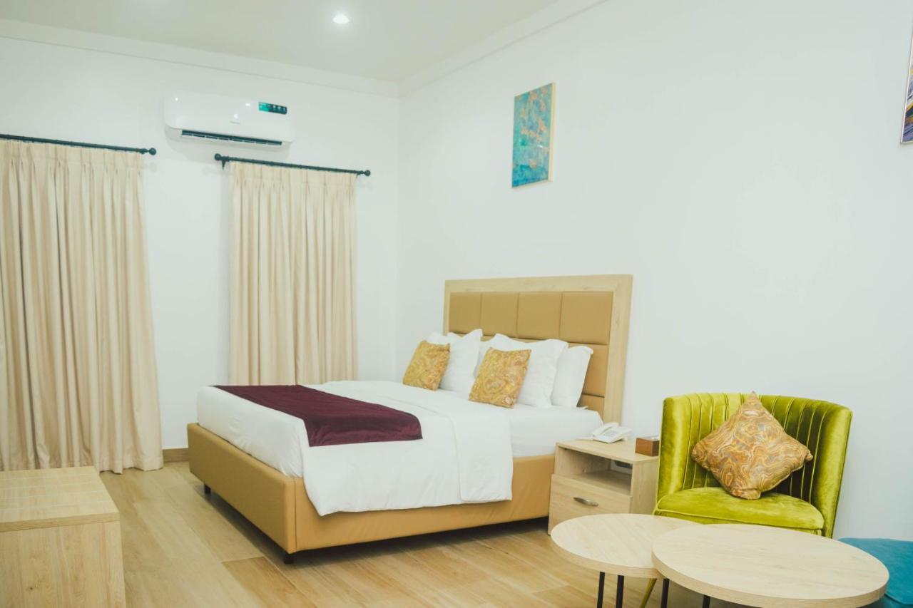Quest Boutique Hotel Gwarinpa Buitenkant foto