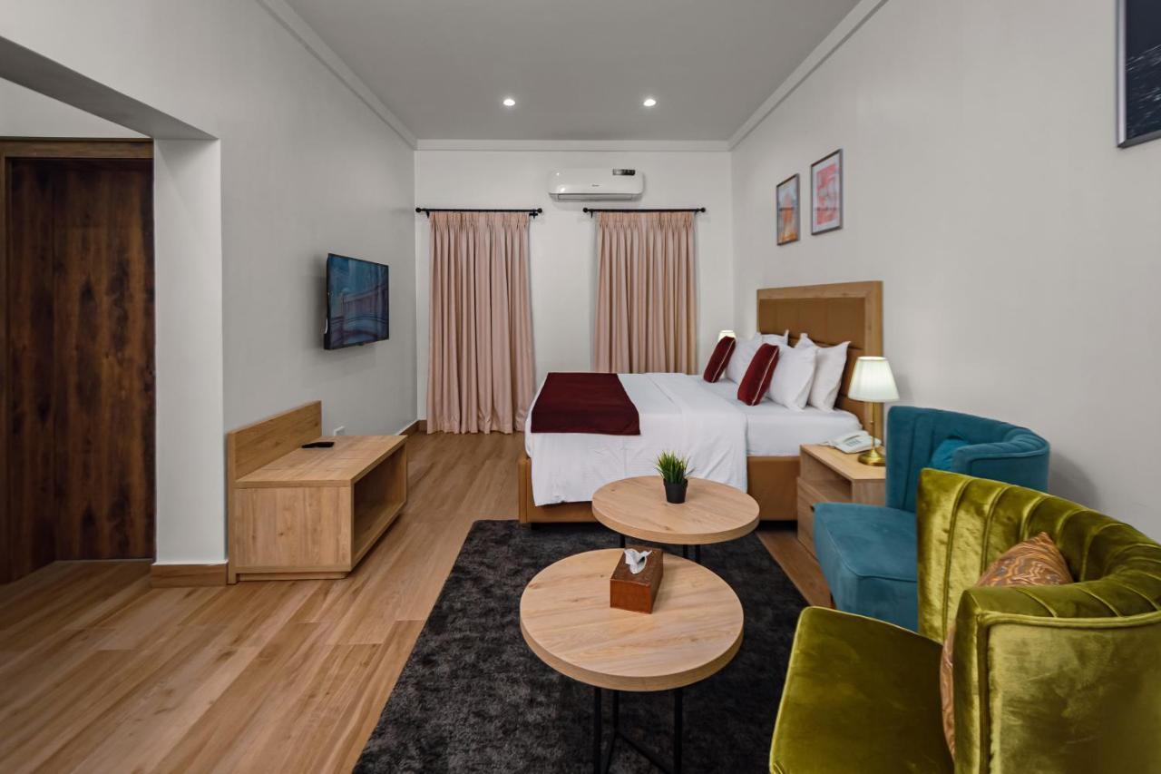 Quest Boutique Hotel Gwarinpa Buitenkant foto