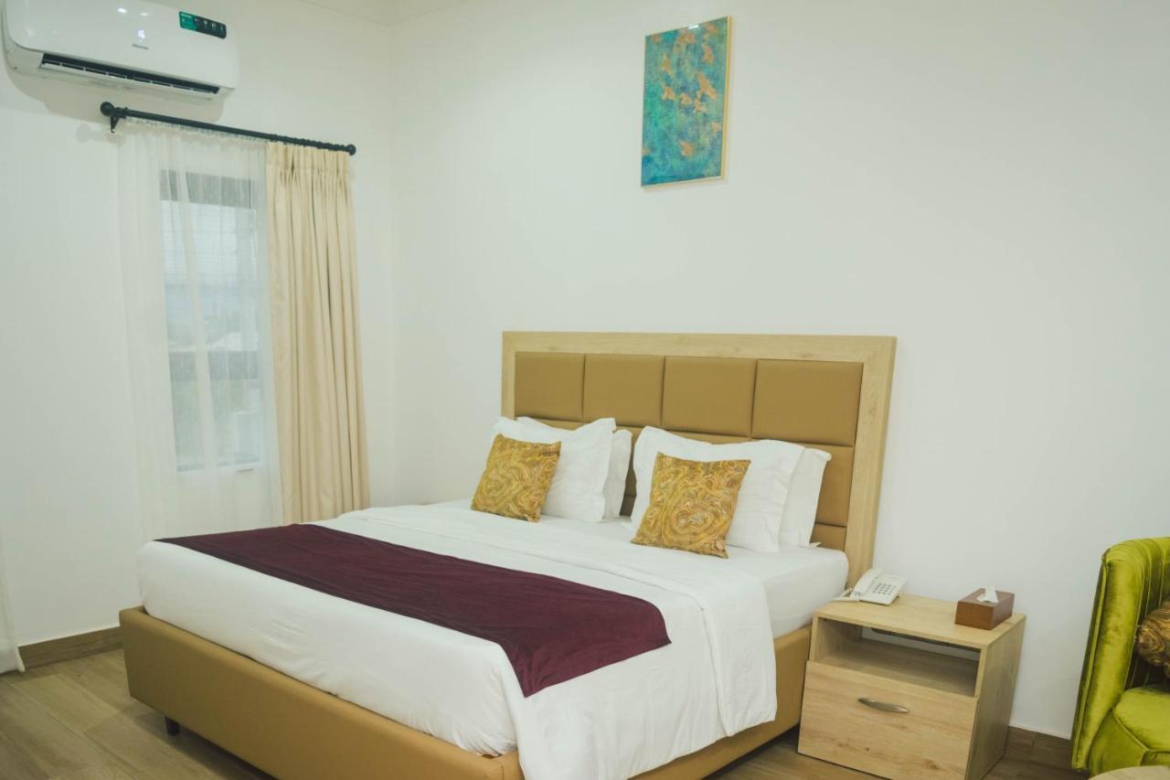 Quest Boutique Hotel Gwarinpa Buitenkant foto