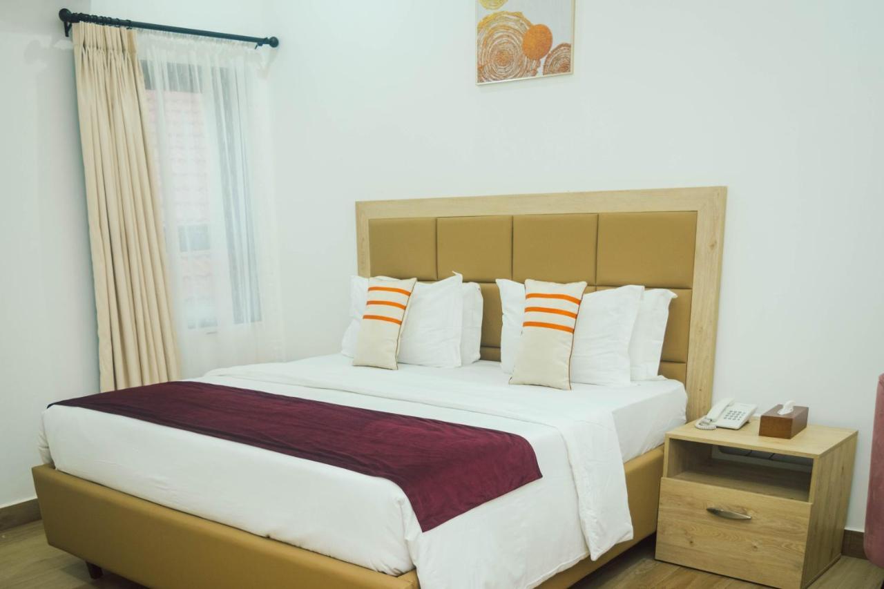 Quest Boutique Hotel Gwarinpa Buitenkant foto