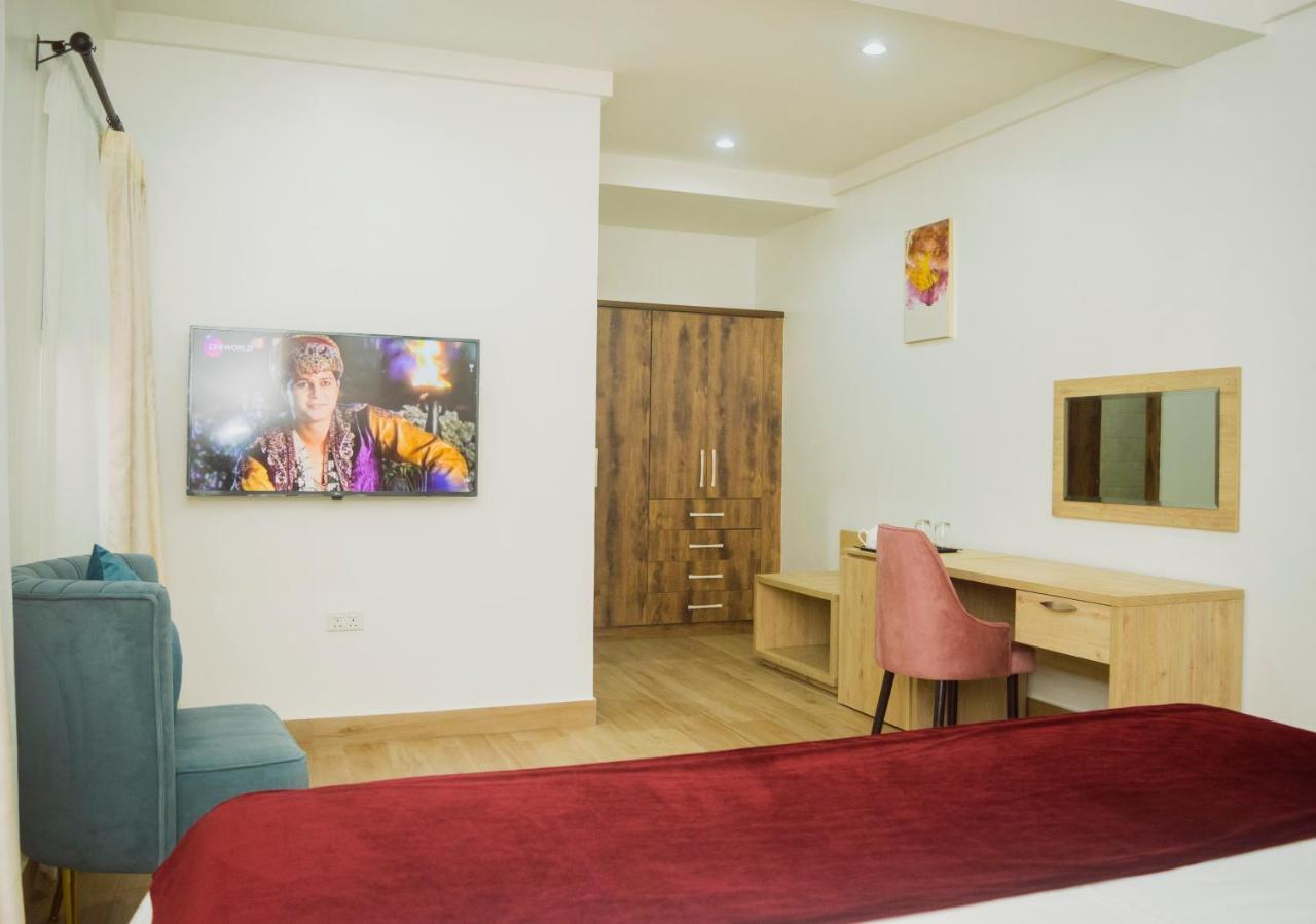 Quest Boutique Hotel Gwarinpa Buitenkant foto