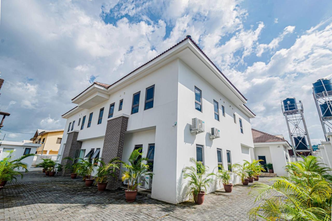 Quest Boutique Hotel Gwarinpa Buitenkant foto