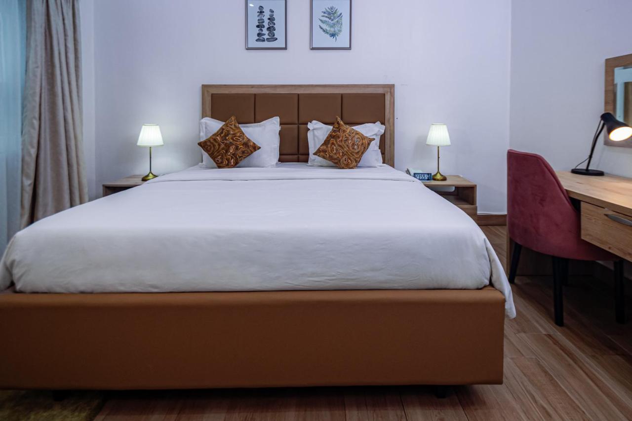Quest Boutique Hotel Gwarinpa Buitenkant foto