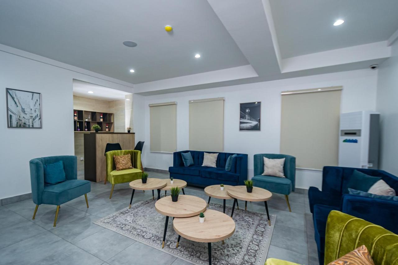 Quest Boutique Hotel Gwarinpa Buitenkant foto