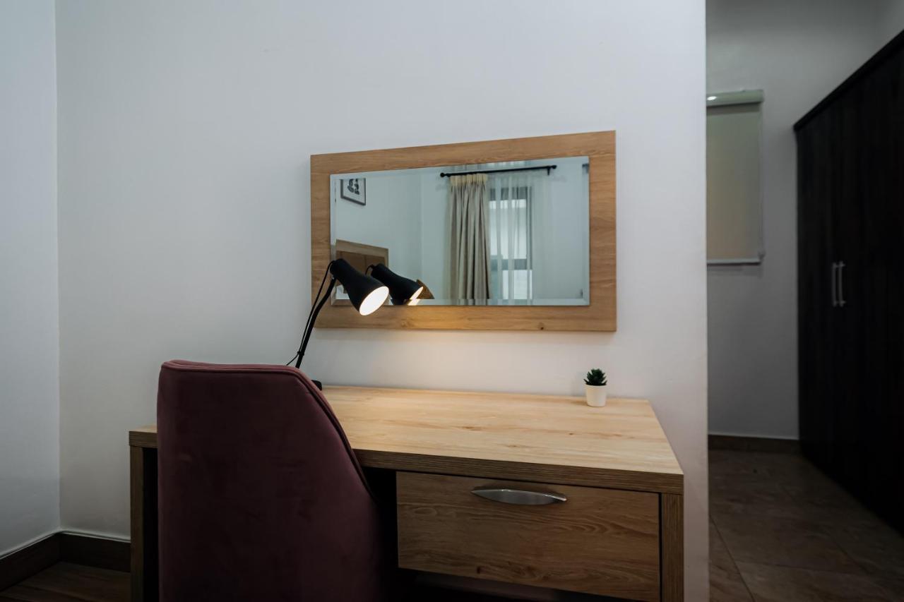 Quest Boutique Hotel Gwarinpa Buitenkant foto