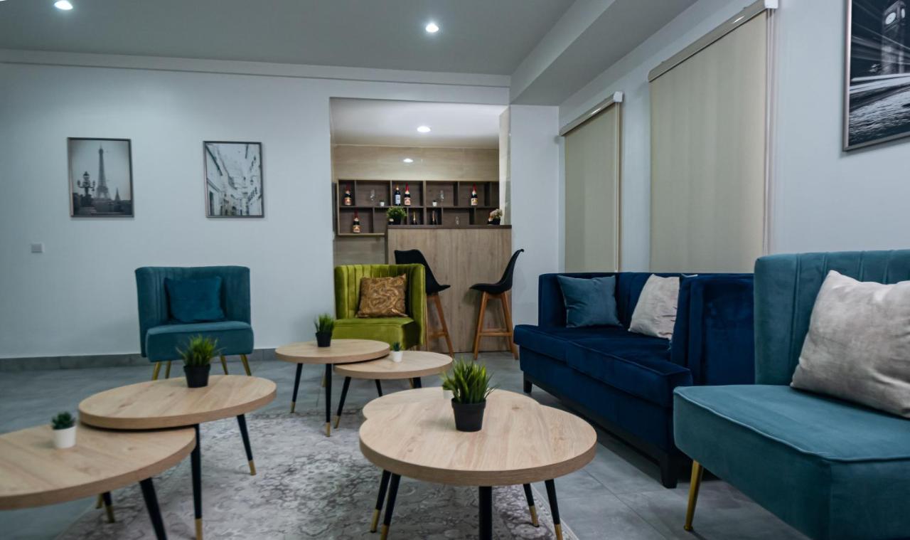 Quest Boutique Hotel Gwarinpa Buitenkant foto