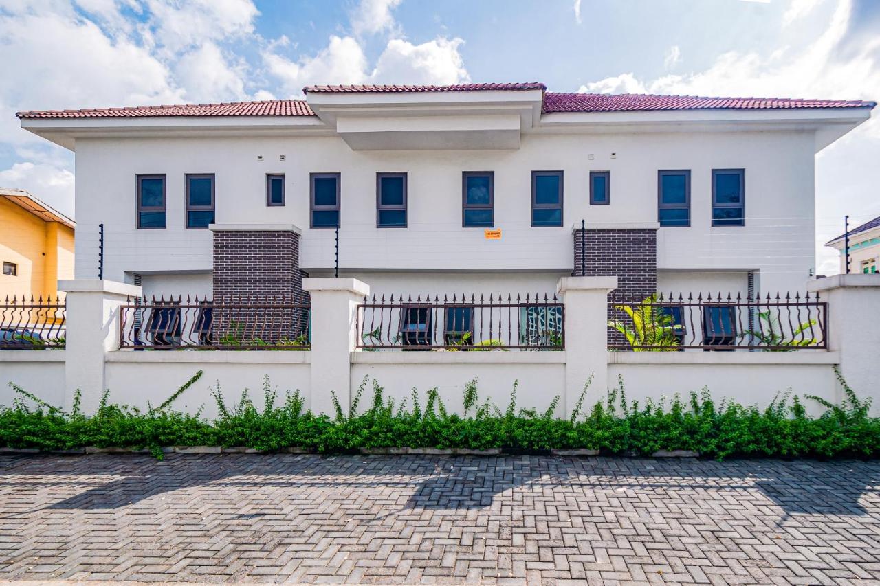 Quest Boutique Hotel Gwarinpa Buitenkant foto