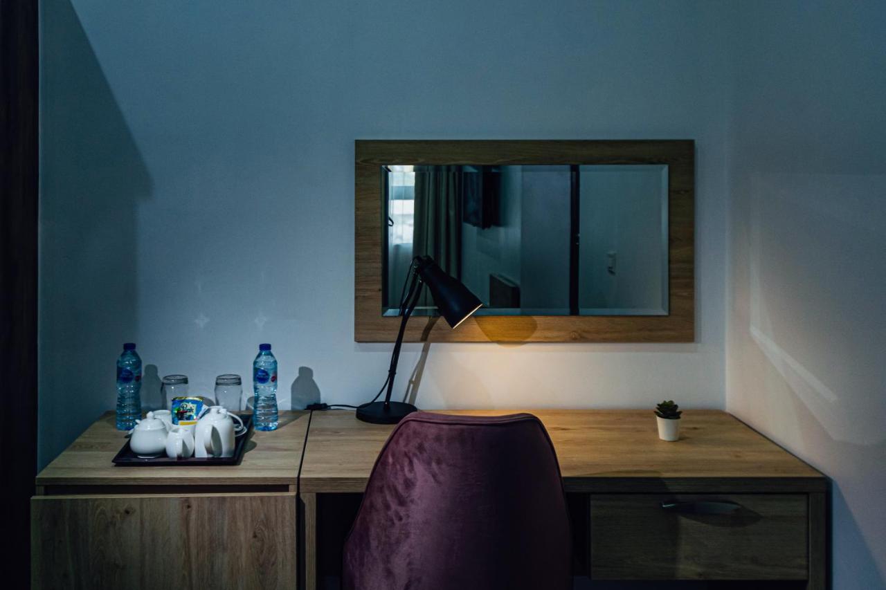 Quest Boutique Hotel Gwarinpa Buitenkant foto