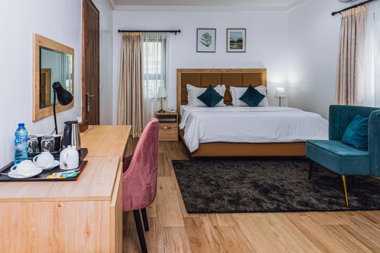 Quest Boutique Hotel Gwarinpa Buitenkant foto